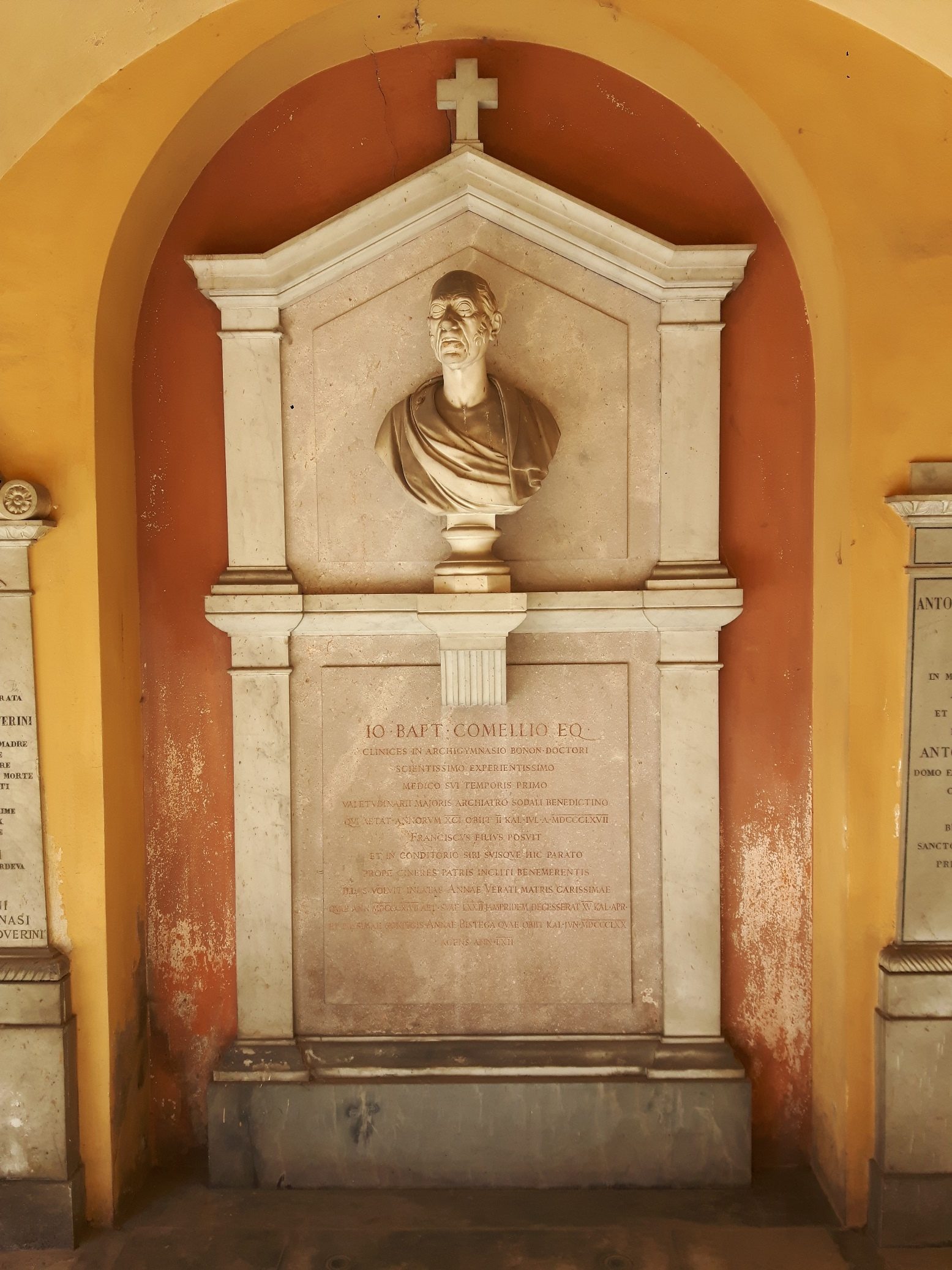 Giovan Battista Comelli's tomb, Bologna (2).jpg